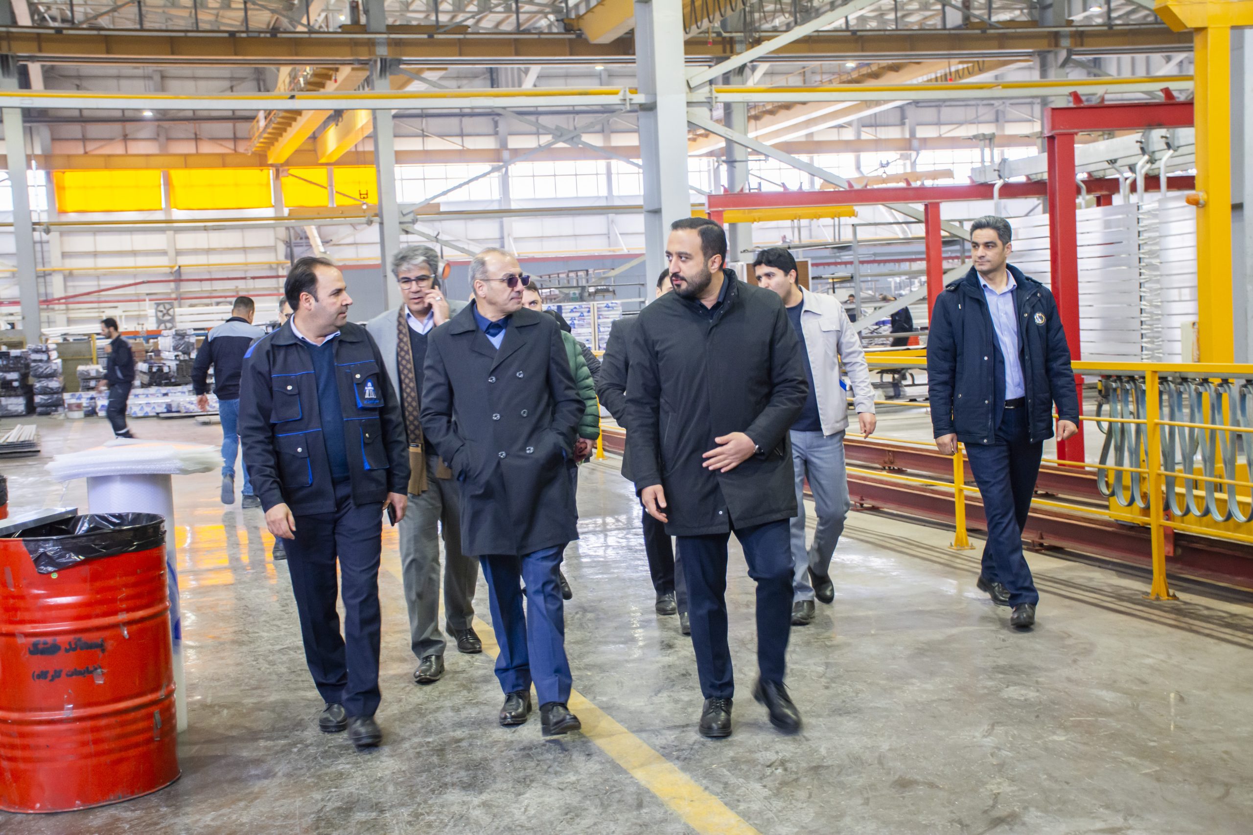 بازدید مدیران و معاونین شعب مرکزی بانک مسکن از خط تولید شرکت صنایع آلوم رول نوین
